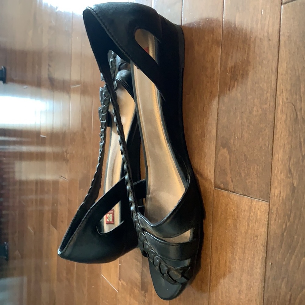 Sandals - Picture 3 of 4